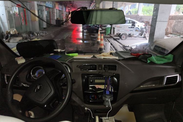 Used New Gonow Shuailing 2022 Standard Range with 41.64 kWh Lishen Power Center Console