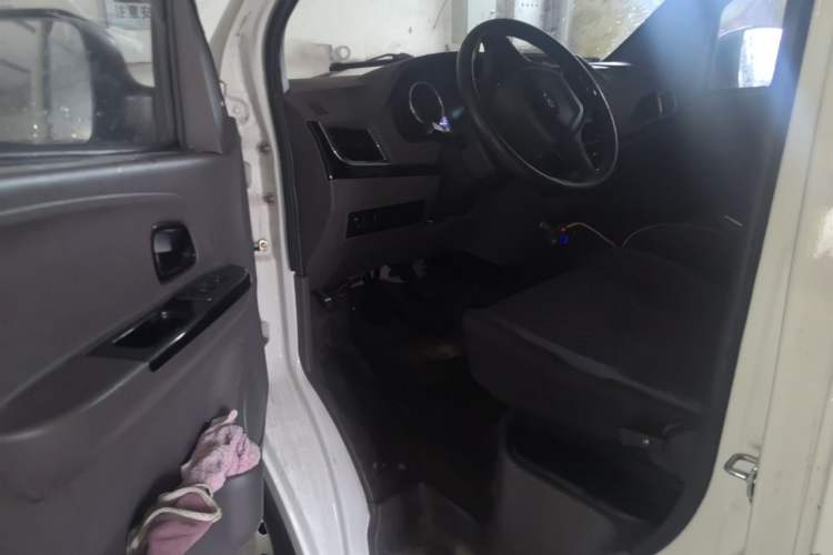 Used New Gonow Shuailing 2022 Standard Range with 41.64 kWh Lishen Power Driver Seat