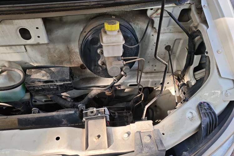 Used New Gonow Shuailing 2022 Standard Range with 41.64 kWh Lishen Power Engine Bay Left
