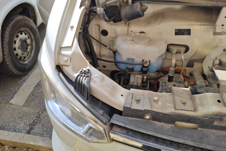 Used New Gonow Shuailing 2022 Standard Range with 41.64 kWh Lishen Power Engine Bay Right
