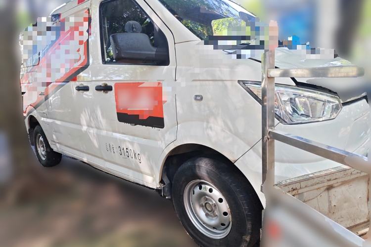 Used New Gonow Shuailing 2022 Standard Range with 41.64 kWh Lishen Power Front Right 45 Deg