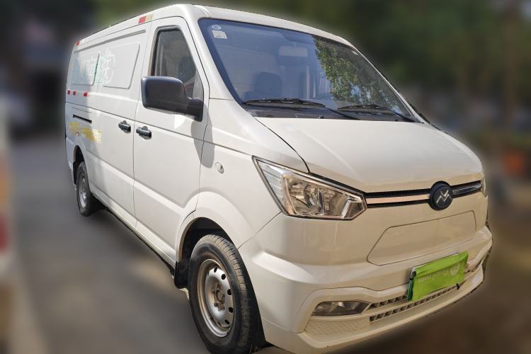 Used New Gonow Shuailing 2022 Standard Range with 41.64 kWh Lishen Power Front Right 45 Deg