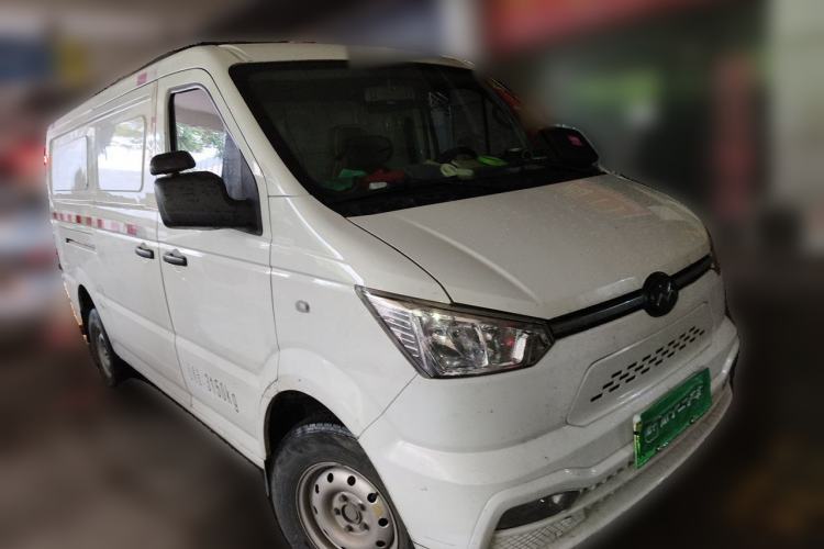 Used New Gonow Shuailing 2022 Standard Range with 41.64 kWh Lishen Power Front Right 45 Deg