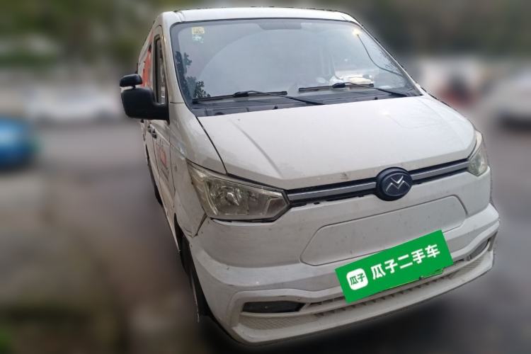 Used New Gonow Shuailing 2022 Standard Range with 41.64 kWh Lishen Power Front Right 45 Deg