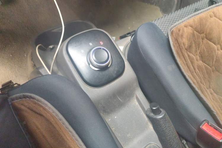Used New Gonow Shuailing 2022 Standard Range with 41.64 kWh Lishen Power Gear Lever