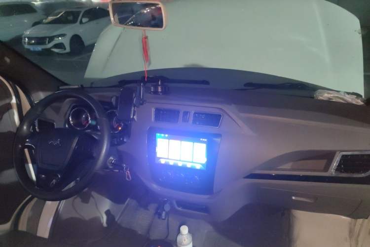 Used New Gonow Shuailing 2022 Standard Range with 41.64 kWh Lishen Power Headliner