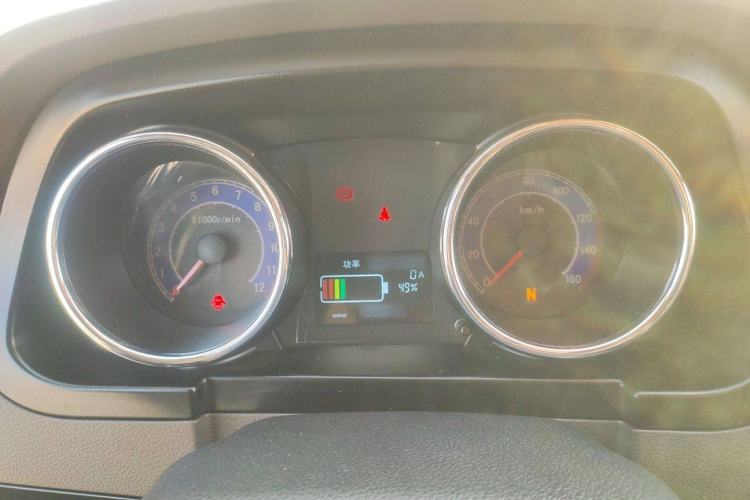 Used New Gonow Shuailing 2022 Standard Range with 41.64 kWh Lishen Power Interior 2