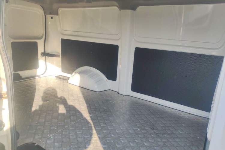 Used New Gonow Shuailing 2022 Standard Range with 41.64 kWh Lishen Power Interior 5