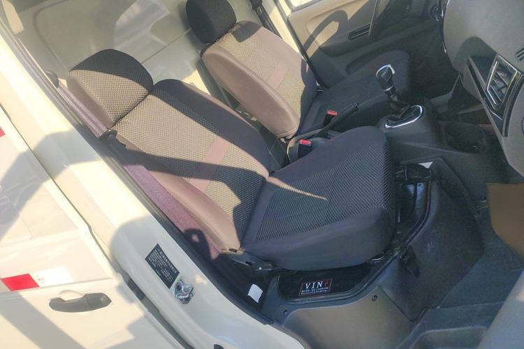 Used New Gonow Shuailing 2022 Standard Range with 41.64 kWh Lishen Power Interior 7