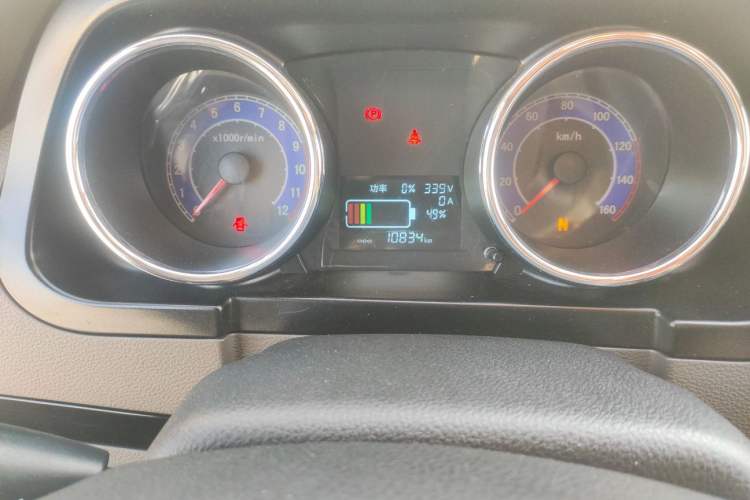 Used New Gonow Shuailing 2022 Standard Range with 41.64 kWh Lishen Power Odometer Close Up