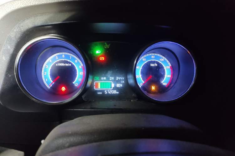 Used New Gonow Shuailing 2022 Standard Range with 41.64 kWh Lishen Power Odometer Close Up