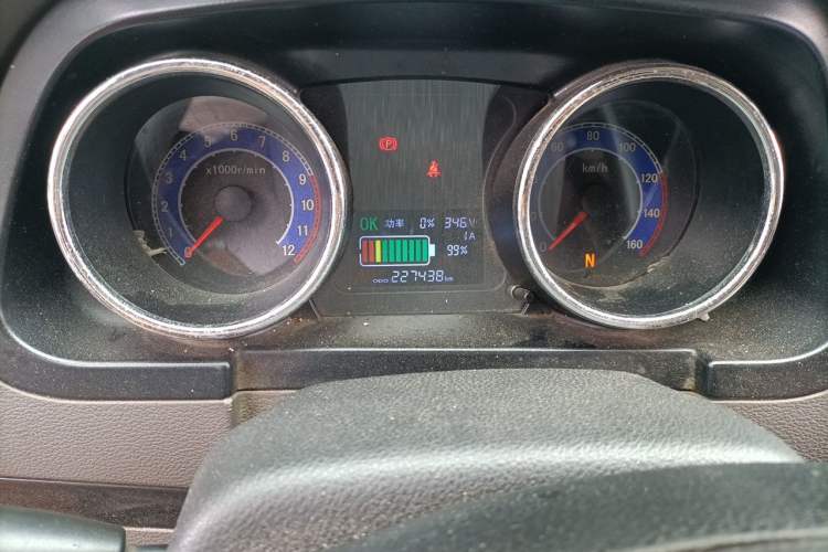 Used New Gonow Shuailing 2022 Standard Range with 41.64 kWh Lishen Power Odometer Close Up
