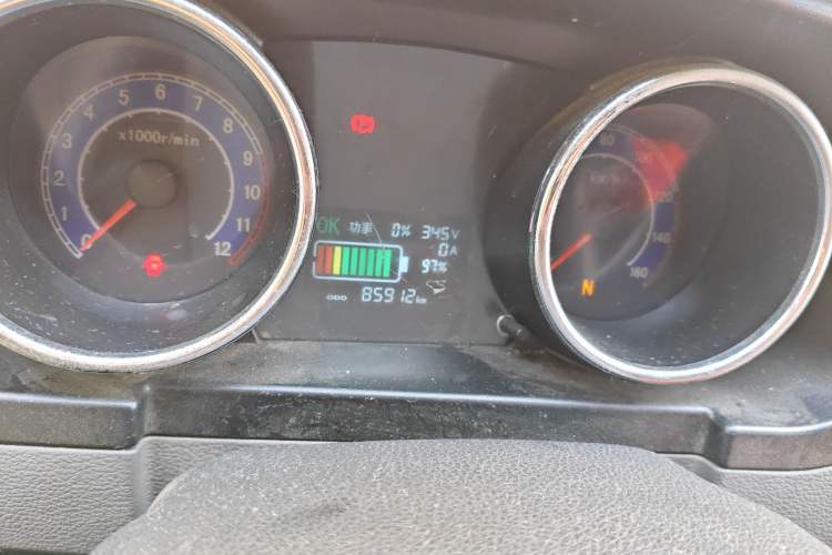 Used New Gonow Shuailing 2022 Standard Range with 41.64 kWh Lishen Power Odometer Close Up