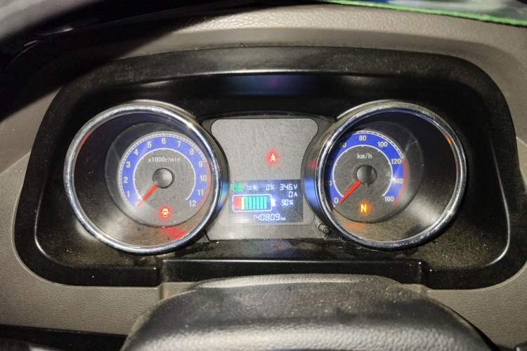 Used New Gonow Shuailing 2022 Standard Range with 41.64 kWh Lishen Power Odometer Close Up