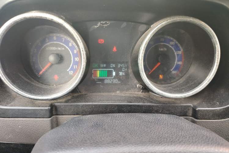 Used New Gonow Shuailing 2022 Standard Range with 41.64 kWh Lishen Power Odometer Close Up