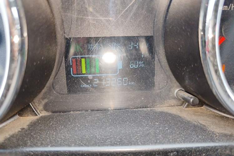 Used New Gonow Shuailing 2022 Long-Range Version 49.92 kWh Odometer Close Up