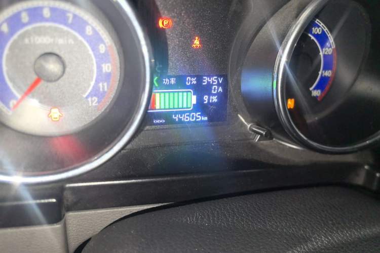 Used New Gonow Shuailing 2022 Standard Range with 41.64 kWh Lishen Power Odometer Close Up
