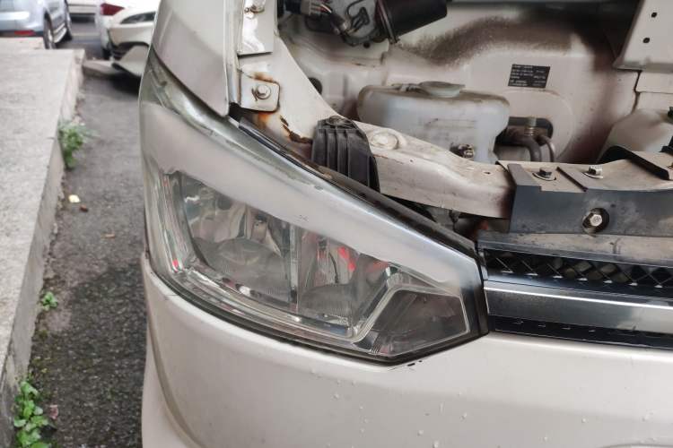 Used New Gonow Shuailing 2022 Standard Range with 41.64 kWh Lishen Power Right Front Headlight