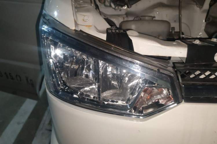 Used New Gonow Shuailing 2022 Standard Range with 41.64 kWh Lishen Power Right Front Headlight