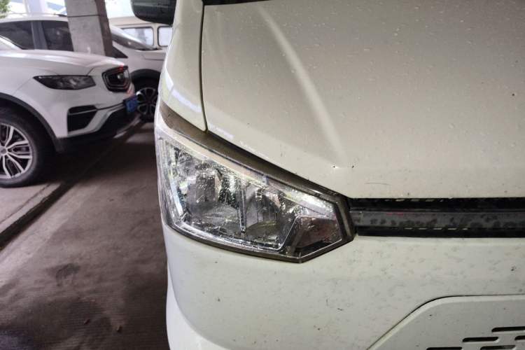 Used New Gonow Shuailing 2022 Standard Range with 41.64 kWh Lishen Power Right Front Headlight