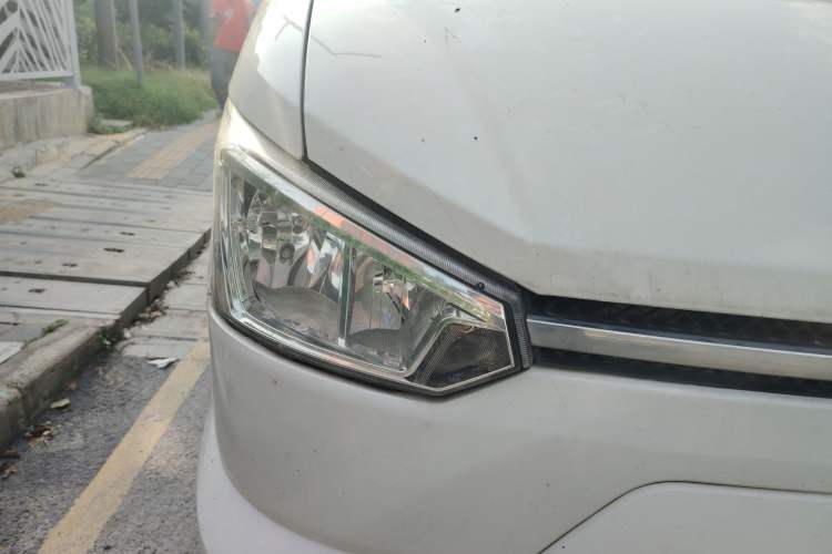 Used New Gonow Shuailing 2022 Standard Range with 41.64 kWh Lishen Power Right Front Headlight