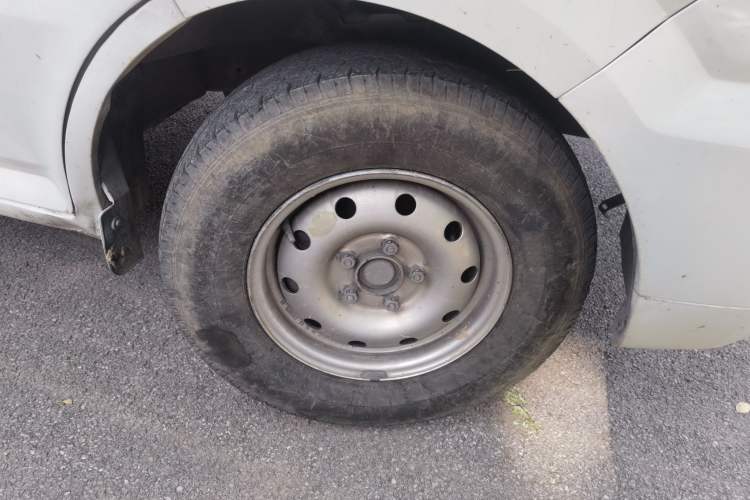 Used New Gonow Shuailing 2022 Standard Range with 41.64 kWh Lishen Power Right Front Wheel Hub