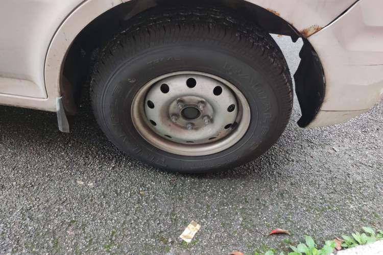 Used New Gonow Shuailing 2022 Standard Range with 41.64 kWh Lishen Power Right Front Wheel Hub