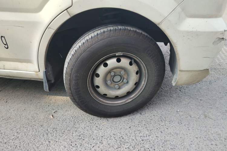 Used New Gonow Shuailing 2022 Standard Range with 41.64 kWh Lishen Power Right Front Wheel Hub