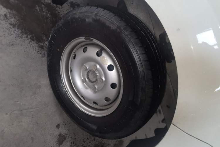 Used New Gonow Shuailing 2022 Standard Range with 41.64 kWh Lishen Power Right Front Wheel Hub