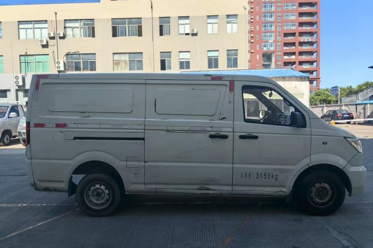 Used New Gonow Shuailing 2022 Standard Range with 41.64 kWh Lishen Power Roof