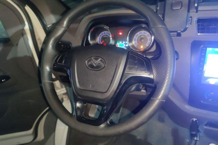 Used New Gonow Shuailing 2022 Standard Range with 41.64 kWh Lishen Power Steering Wheel