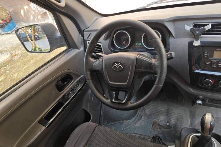 Used New Gonow Shuailing 2022 Standard Range with 41.64 kWh Lishen Power Steering Wheel