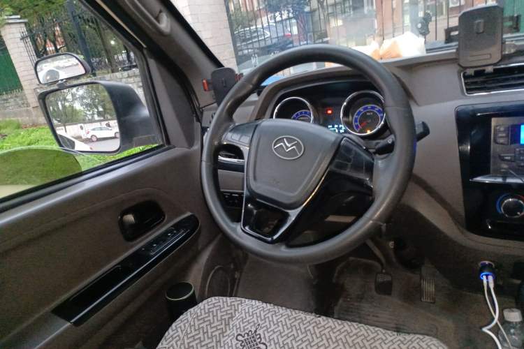 Used New Gonow Shuailing 2022 Standard Range with 41.64 kWh Lishen Power Steering Wheel