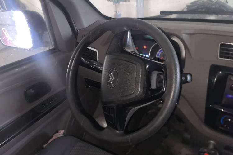 Used New Gonow Shuailing 2022 Standard Range with 41.64 kWh Lishen Power Steering Wheel
