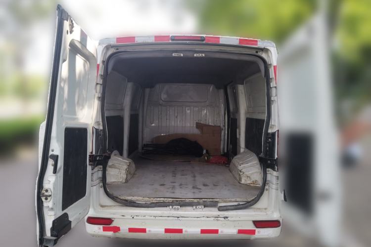 Used New Gonow Shuailing 2022 Standard Range with 41.64 kWh Lishen Power Trunk