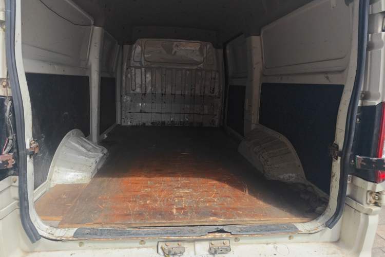 Used New Gonow Shuailing 2022 Standard Range with 41.64 kWh Lishen Power Trunk