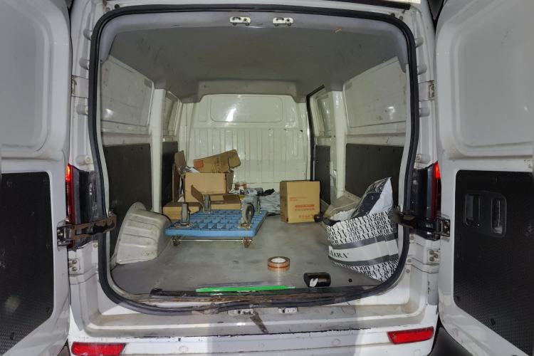 Used New Gonow Shuailing 2022 Standard Range with 41.64 kWh Lishen Power Trunk