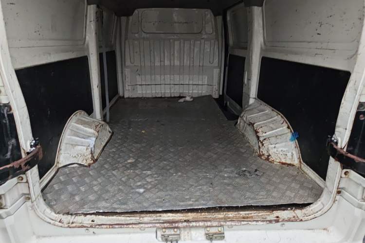 Used New Gonow Shuailing 2022 Standard Range 41.93 kWh Tianjin Hengtian Trunk