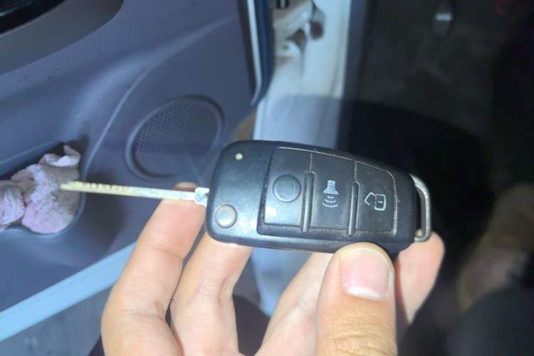 Used New Gonow Shuailing 2022 Standard Range with 41.64 kWh Lishen Power Vehicle Key