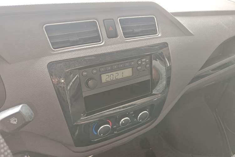 Used New Gonow Shuailing 2023 Standard Range 41.93 kWh Tianjin Guoxuan Audio And AC Panel