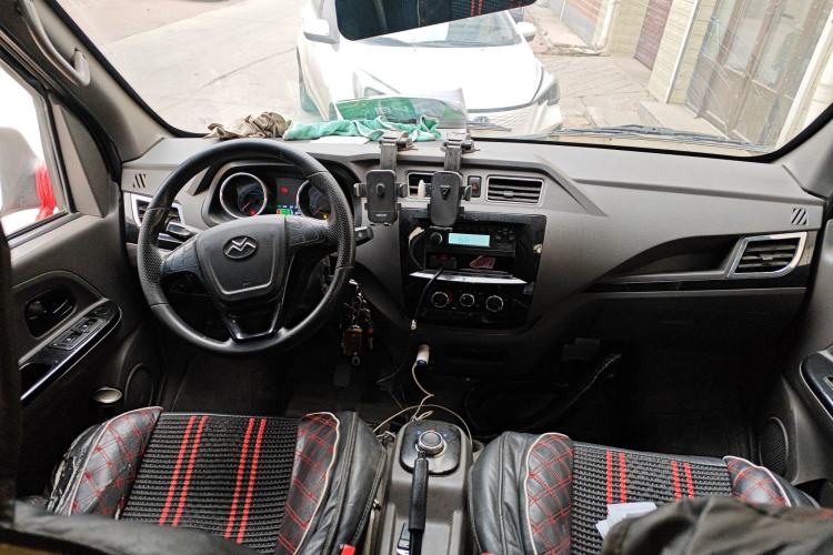 Used New Gonow Shuailing 2023 Standard Range with 41.64 kWh Lishen Power Center Console