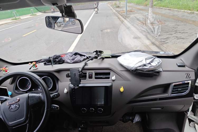 Used New Gonow Shuailing 2023 Standard Range with 41.64 kWh Lishen Power Center Console