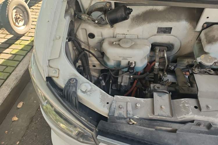 Used New Gonow Shuailing 2023 Standard Range with 41.64 kWh Lishen Power Engine Bay Right
