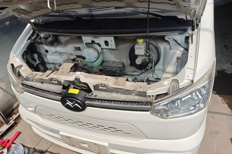 Used New Gonow Shuailing 2023 Standard Range 41.93 kWh Tianjin Guoxuan Engine Bay