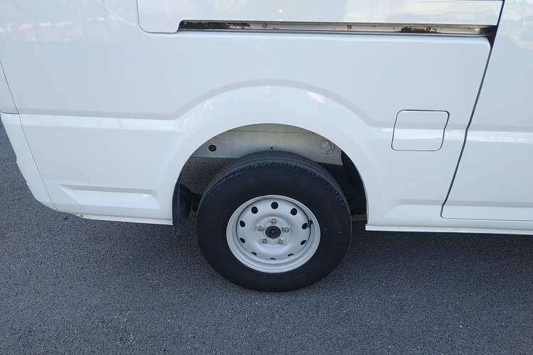 Used New Gonow Shuailing 2023 Standard Range with 41.64 kWh Lishen Power Exterior 8
