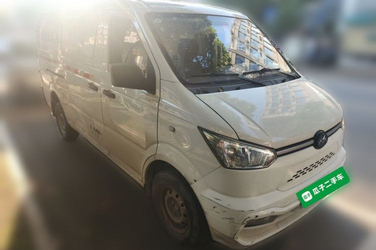 Used New Gonow Shuailing 2023 Standard Range with 41.64 kWh Lishen Power Front Right 45 Deg