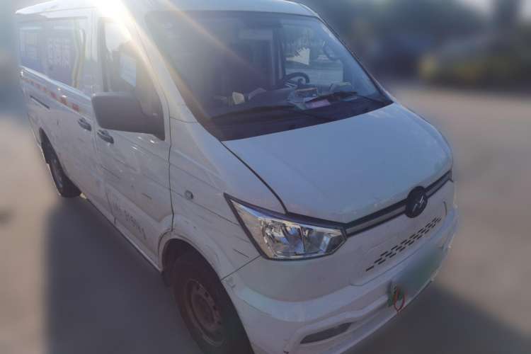 Used New Gonow Shuailing 2023 Standard Range with 41.64 kWh Lishen Power Front Right 45 Deg