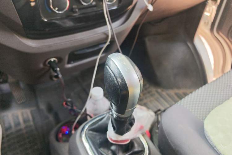 Used New Gonow Shuailing 2023 Standard Range 41.93 kWh Tianjin Hengtian Gear Lever