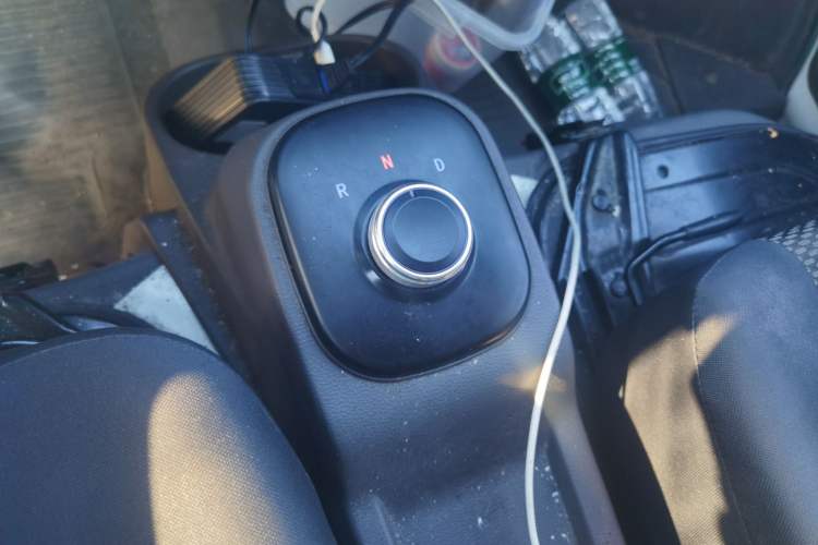 Used New Gonow Shuailing 2023 Standard Range with 41.64 kWh Lishen Power Gear Lever