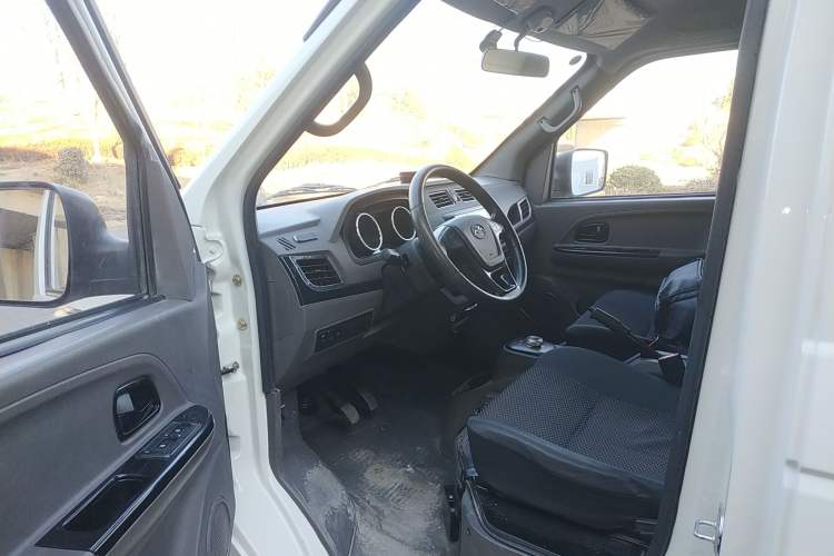 Used New Gonow Shuailing 2023 Standard Range with 41.64 kWh Lishen Power Interior 3